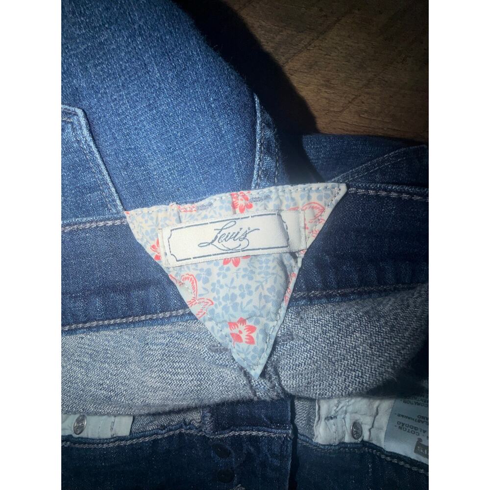 Levi’s women’s blue jeans shorts - Picture 7 of 16